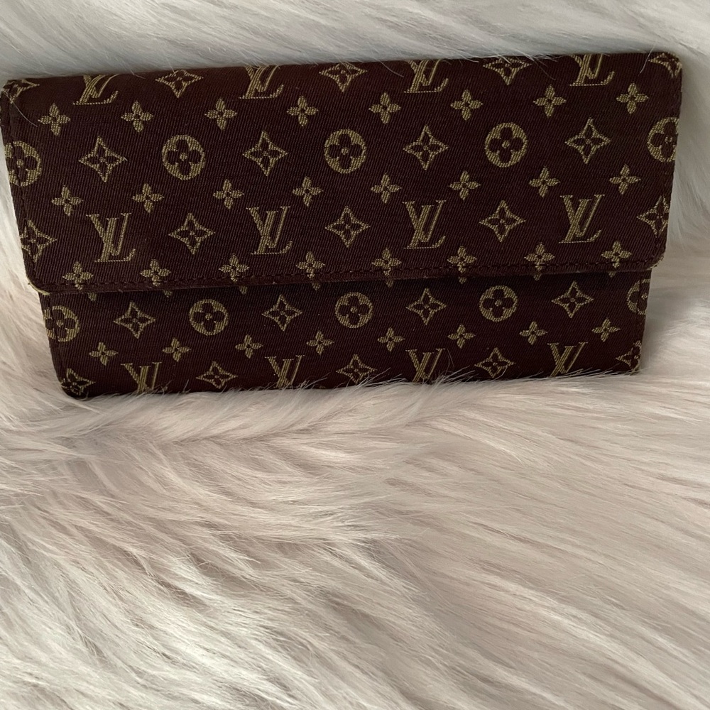 Authentic Louis Vuitton Wallet